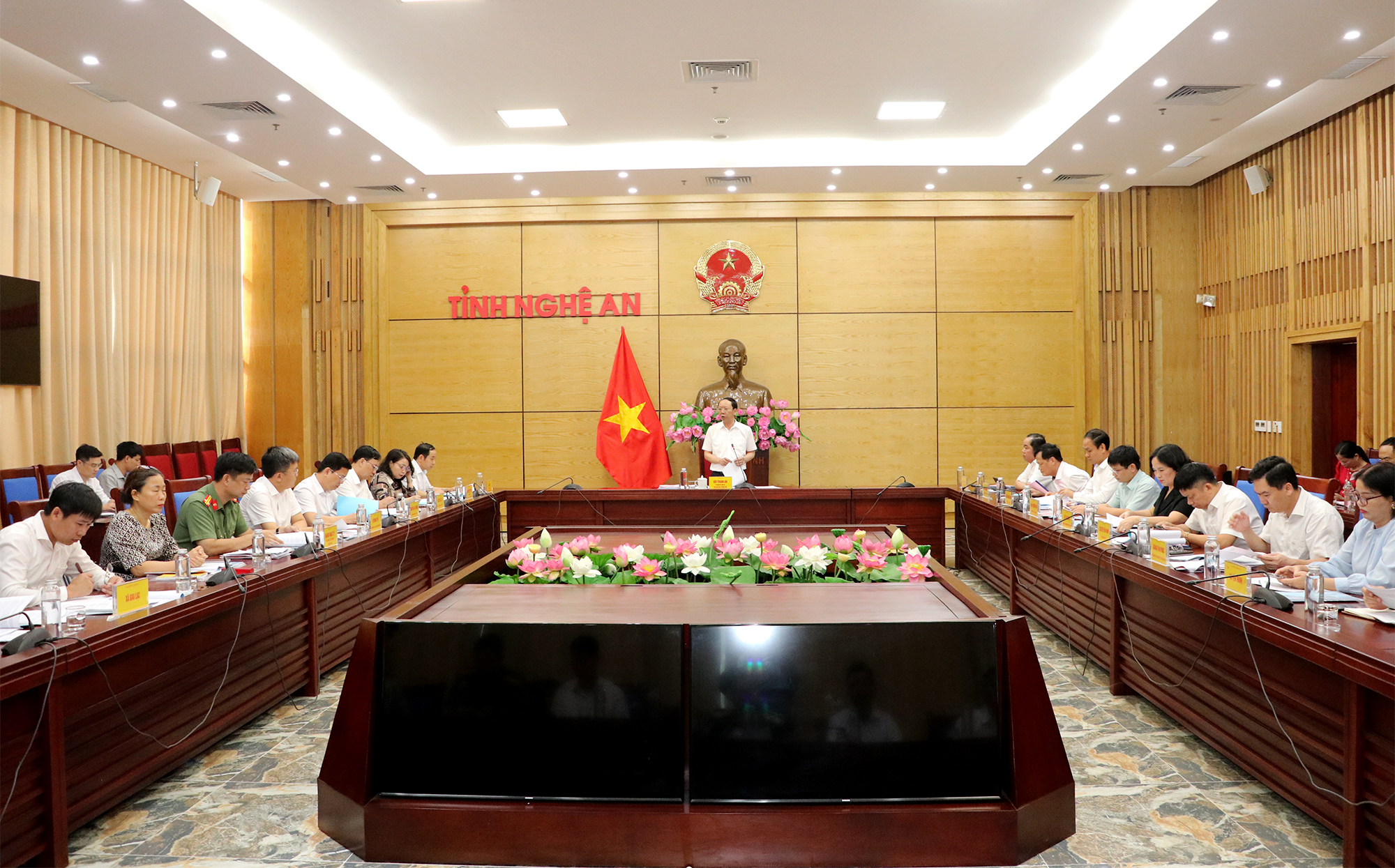 Anh-tin-bai